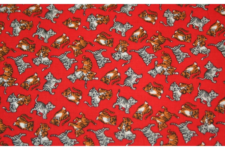 10cm Baumwolldruck "Katzen und Tiger auf Rot" (Grundpreis € 12,00/m)
